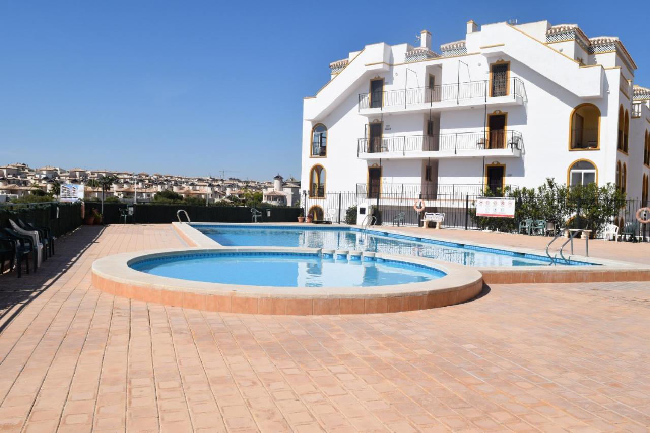 Molino Blanco Apartment 8 - Pool Facing โอริอุเอลา ภายนอก รูปภาพ
